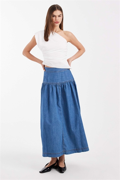Джинсовая юбка макси с заниженной талией артикул 152906195