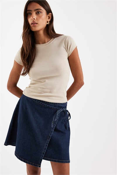 Джинсовая мини-юбка с завязкой на талии артикул 153489400