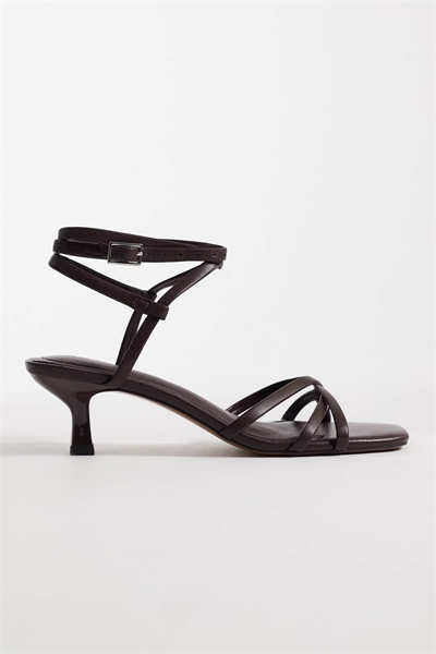 Сандалии Haze на тонких ремешках с низким каблуком артикул 152155104