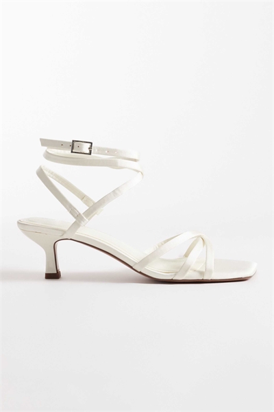 Сандалии Haze на тонких ремешках с низким каблуком артикул 152154967