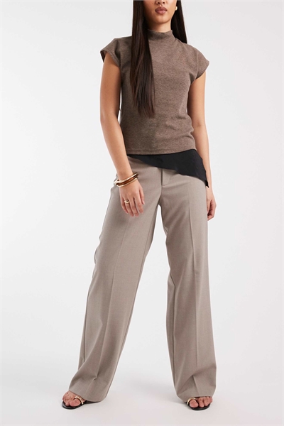 Брюки со средней посадкой, прямым кроем и заутюженной складкой спереди артикул 152350997