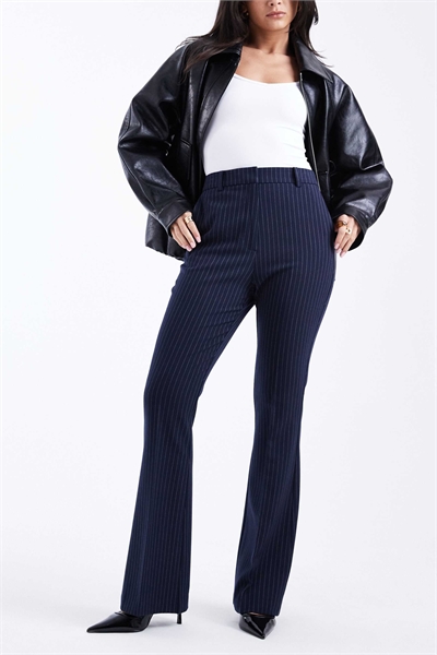 Брюки свободного кроя с расклешенными штанинами артикул 149051645