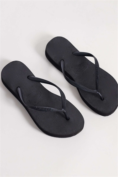 Тонкие шлепанцы на платформе артикул 155827473