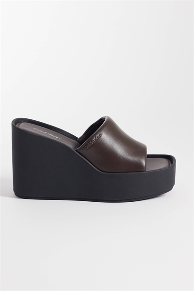 Джинсовые кожаные сандалии-муле на танкетке артикул 154172995