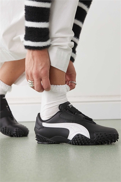 Показать кроссовки артикул 140113940