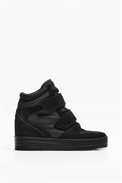 Кроссовки с высоким верхом и внутренней танкеткой артикул 149101496