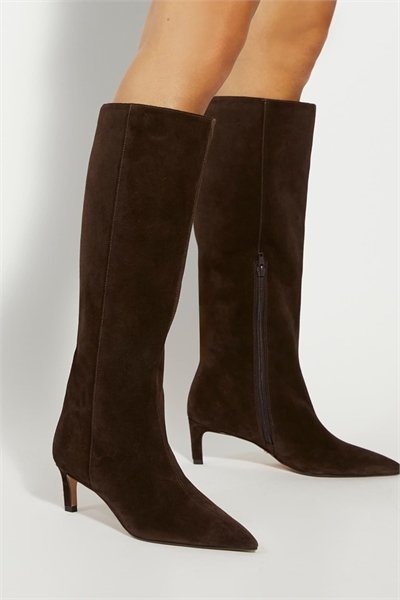 Ботинки до колен свободного кроя артикул 152291459