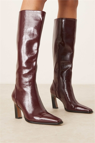 Ботинки до колен с заостренным носком Clara артикул 147084752