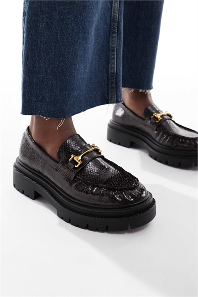 Лоферы Lark с массивной подошвой и пряжкой артикул 149856143