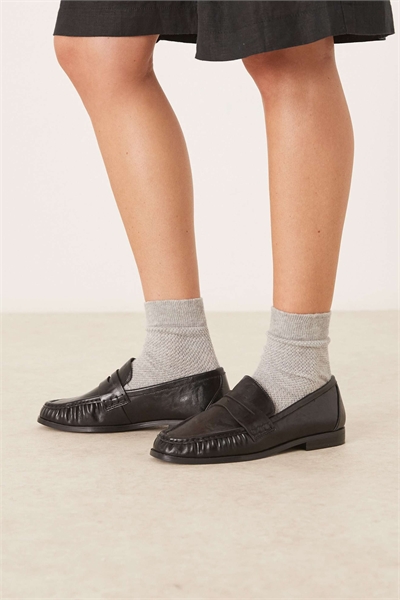 Лоферы «Минни» с широкой колодкой и рюшами артикул 146783521