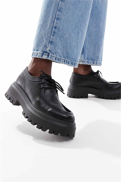 Ботинки Lyrica с широким носком и шнуровкой артикул 143441071