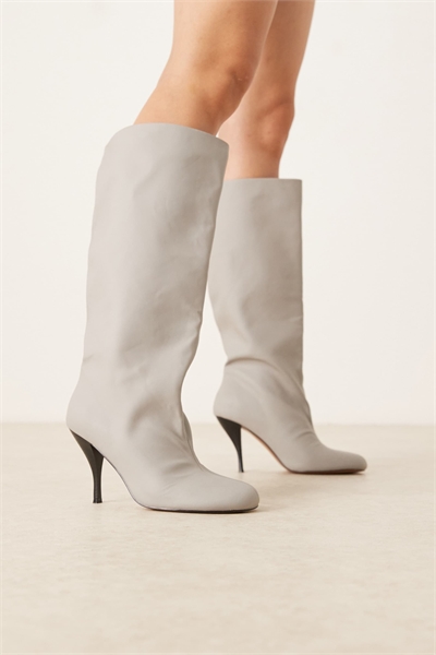 Широкие сапоги на каблуке с широким голенищем Charisma серого цвета артикул 147264666