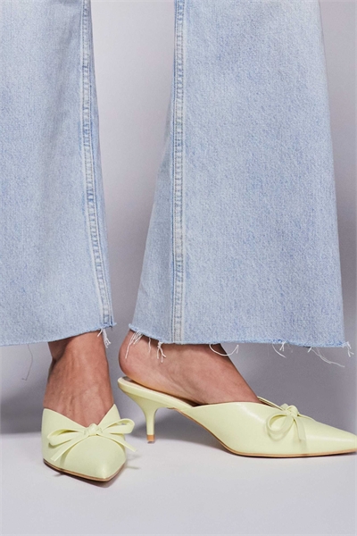 Туфли-муле от Lionheart на низком каблуке с заостренным носком и бантиком артикул 139101797