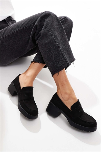 Лоферы Scribble с широкой колодкой и массивным каблуком средней высоты артикул 135434698