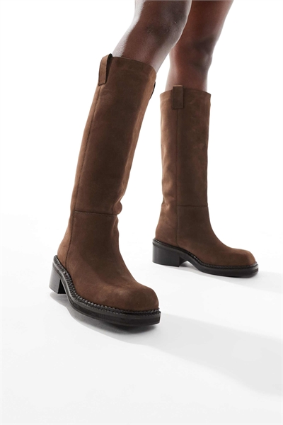 Сапоги-сапожки Doria с квадратным носком из нубука артикул 149153343