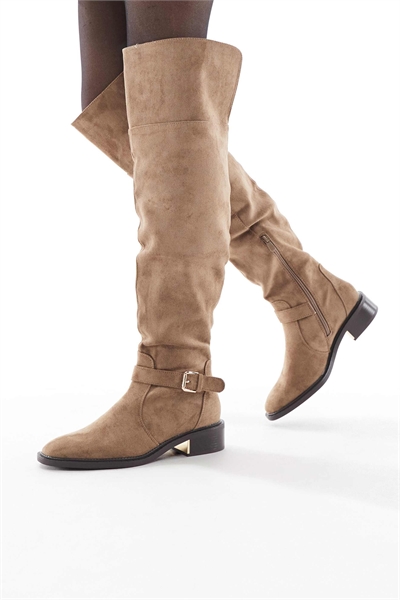 Сапоги выше колена с латте-пряжкой из мокко артикул 147795756