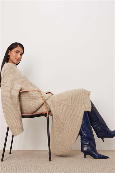 Кожаные сапоги Rowe с каблуком, темно-синего цвета артикул 150527732