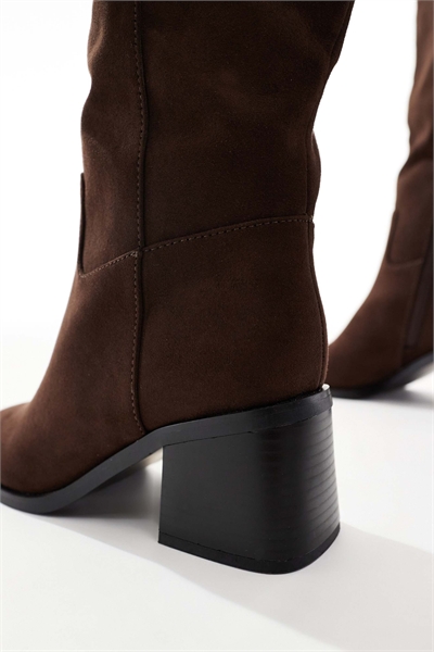 Ботинки до колен Dot Wide Fit из коричневой замши артикул 149856163
