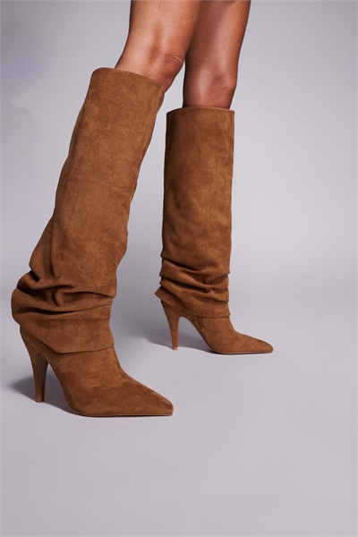 Ботинки Carissa на низком каблуке до колена из замши цвета загара артикул 148068230