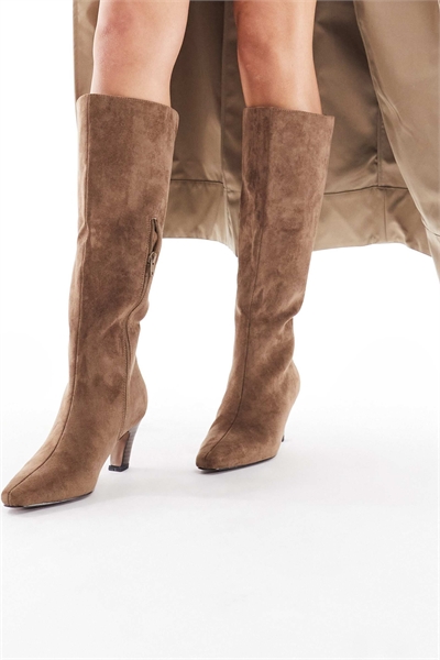 Делия кожаные сапоги до колен из замши цвета мокко артикул 149153341
