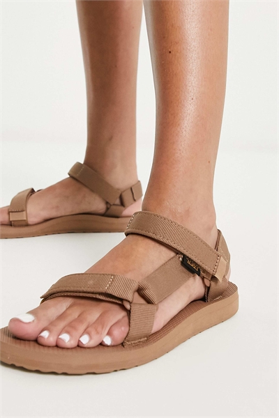 Универсальные оригинальные сандалии артикул 125595969