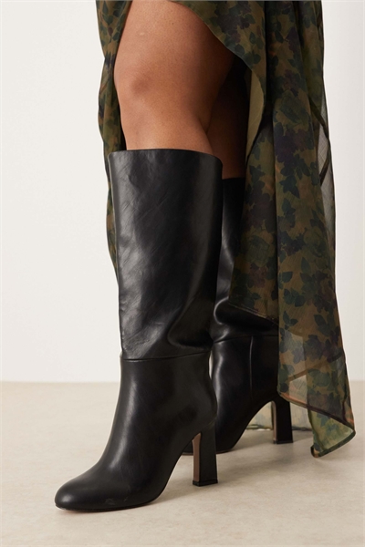Ботинки до колен с каблуком-блок и ремешком Curve Carly, черные артикул 144911561