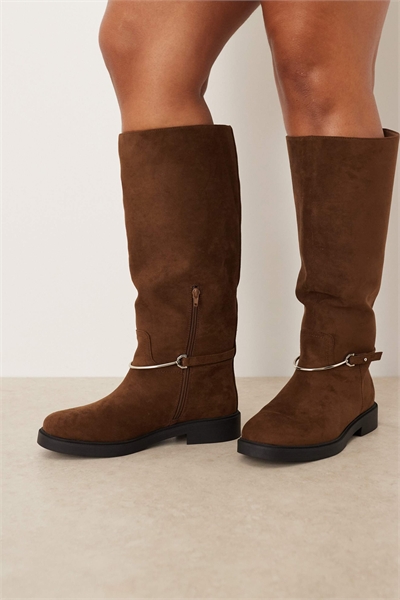 Плоские верховые сапоги Curve Cole из замши шоколадного цвета с отделкой артикул 147264040