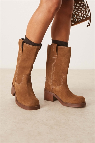 Ботинки-тракеры из замши премиум-класса Caspia, цвет: светло-коричневый артикул 147328702