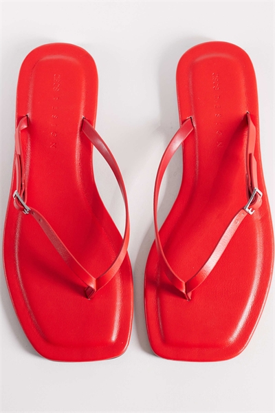 Сандалии Fitz на тонких ремешках артикул 153667272