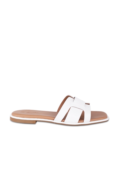 Кожаные сандалии на плоской подошве цвета «хейт» артикул 155817815