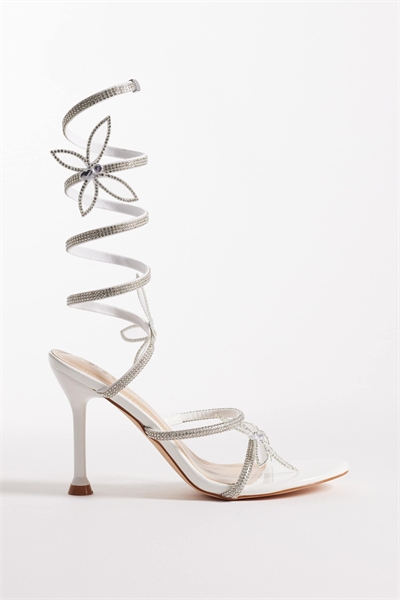 Сандалии на каблуке с обхватывающей пятку ремешком, украшенные лакрицей артикул 152707266