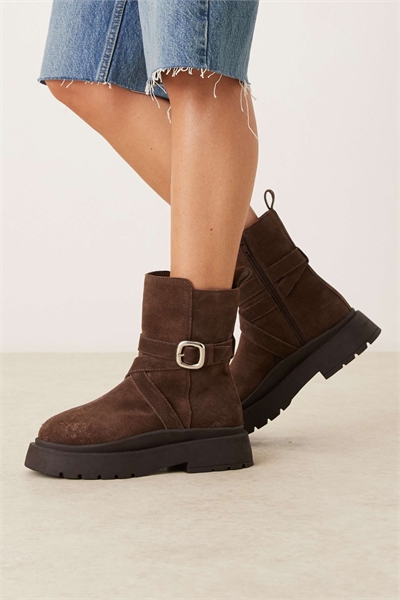 Амелия замшевые массивные плоские ботинки с пряжкой шоколадного цвета артикул 147664958