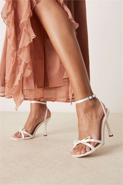 Свадебные босоножки Sharly на каблуке с бантиком артикул 140311837