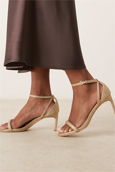 Сандалии на едва заметном каблуке артикул 149433556