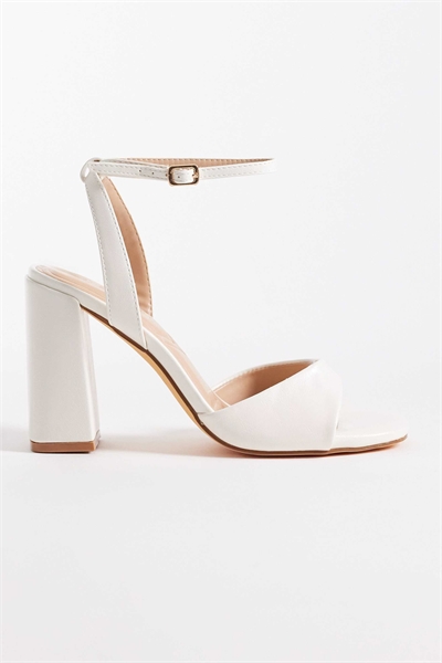 Сандалии на блочном каблуке артикул 152707260