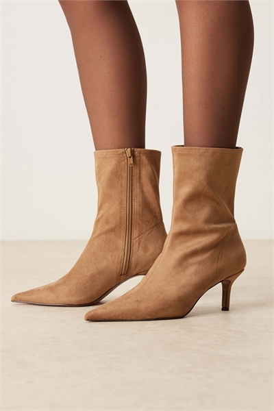 Ботильоны Rosalind на невысоком каблуке из замши песочного цвета артикул 147263051