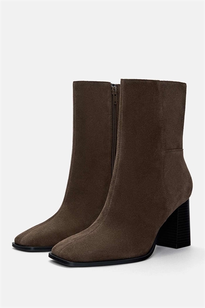 Кожаные ботильоны на высоком каблуке, цвет «тауп» артикул 151541509