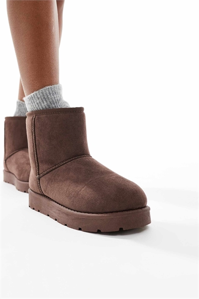 Уютные ботильоны коричневого цвета артикул 148662454