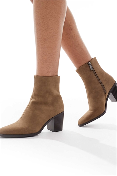 Ботинки на блочном каблуке цвета верблюжьей шерсти артикул 151897130