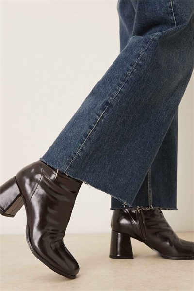 Ботильоны Royce с круглым носком и каблуком-блок в цвете темный шоколад артикул 148701125