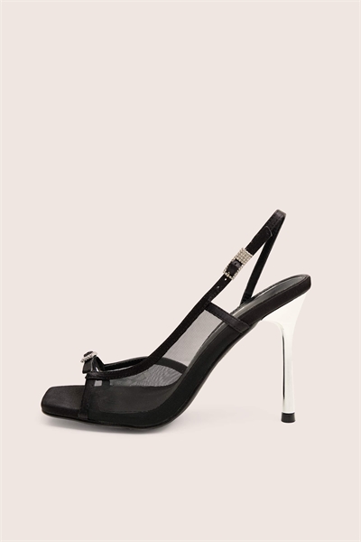 Туфли на шпильке с ремешками и квадратным носком от Grattitude артикул 154680514