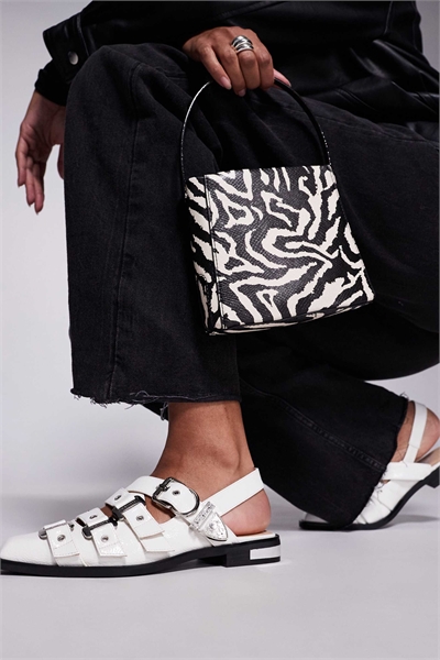 Туфли с пряжкой «Гари» артикул 138929889