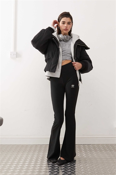 Леггинсы с расклешенными штанинами Trefoil Essentials артикул 138340360