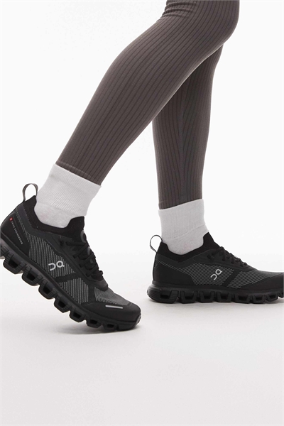 Кроссовки ON Cloud 6 Versa для повседневного ношения артикул 143750433