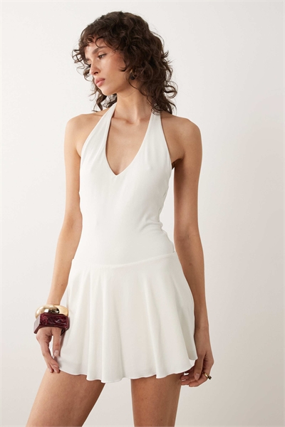 Мини-платье с заниженной талией и вырезом за шеей артикул 156182762