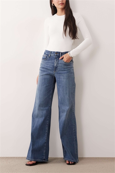 Джинсы-палаццо с удобной талией артикул 153086326