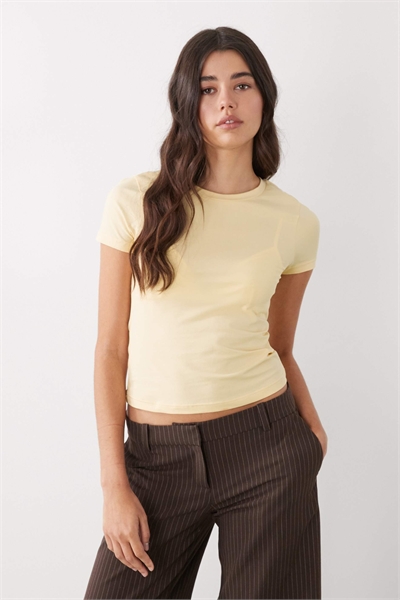 Футболка приталенного кроя артикул 154869697