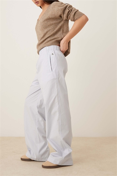 Брюки на резинке артикул 154174059