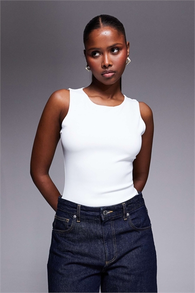 Боди с высоким вырезом и лепящим силуэт артикул 153147979