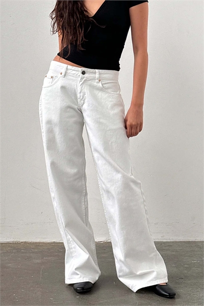 Джинсы с низкой посадкой и свободным кроем артикул 154890790